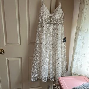 Lulu’s beautiful white dress